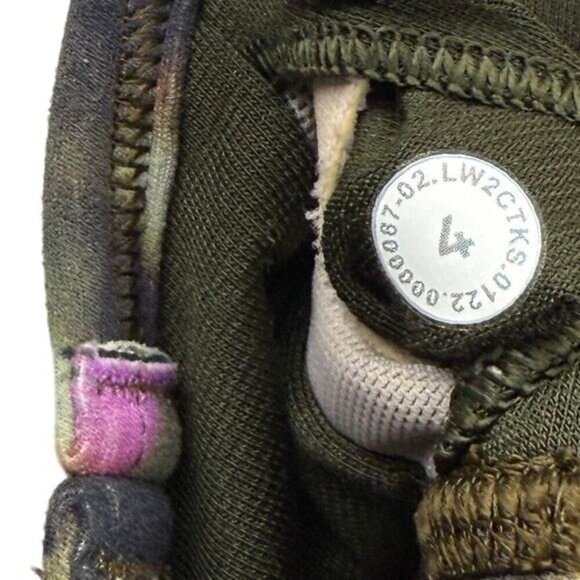 LULULEMON Flow Y Nulu Bra Light Support Size 4 Soft Focus Splatter Green Multi - Picture 6 of 6